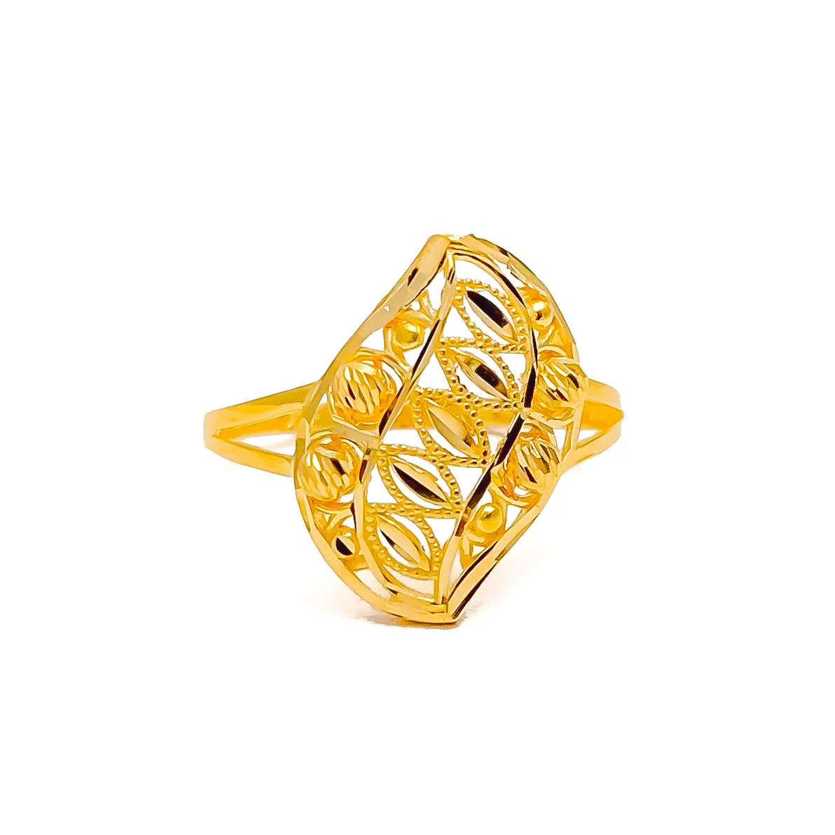Attractive Leaf Adorned 22k Gold Ring