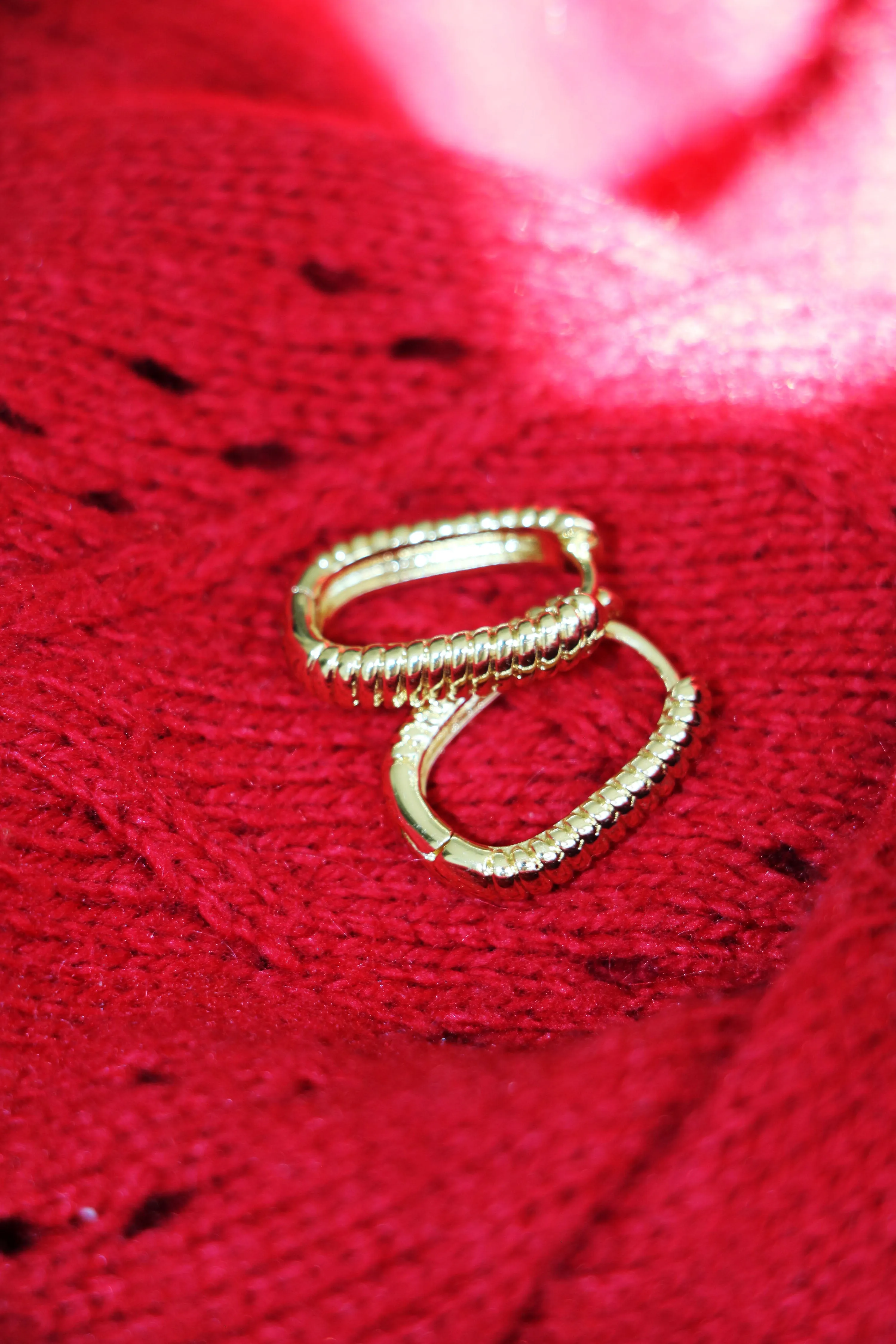 ribbed rectangle hoops { gold }