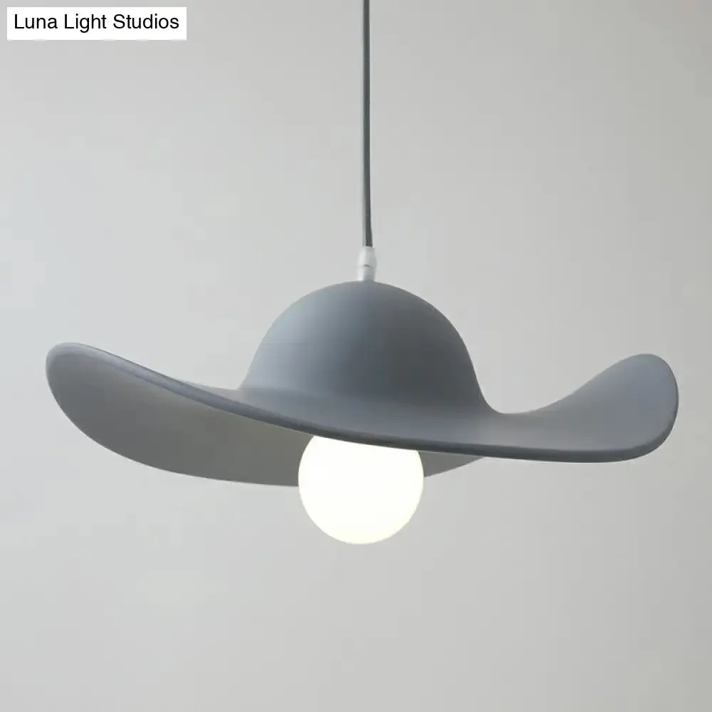 Stylish Wide-Brimmed Hat Pendant Lamp for Minimalist Living Room Decor